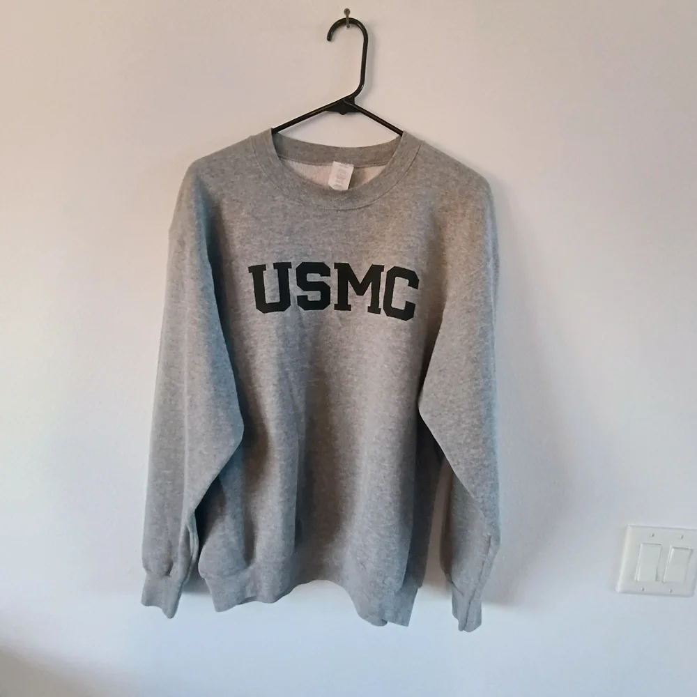 USMC Medium Gray Crewneck Sweatshirt Fleece Lined Made USA Pullover